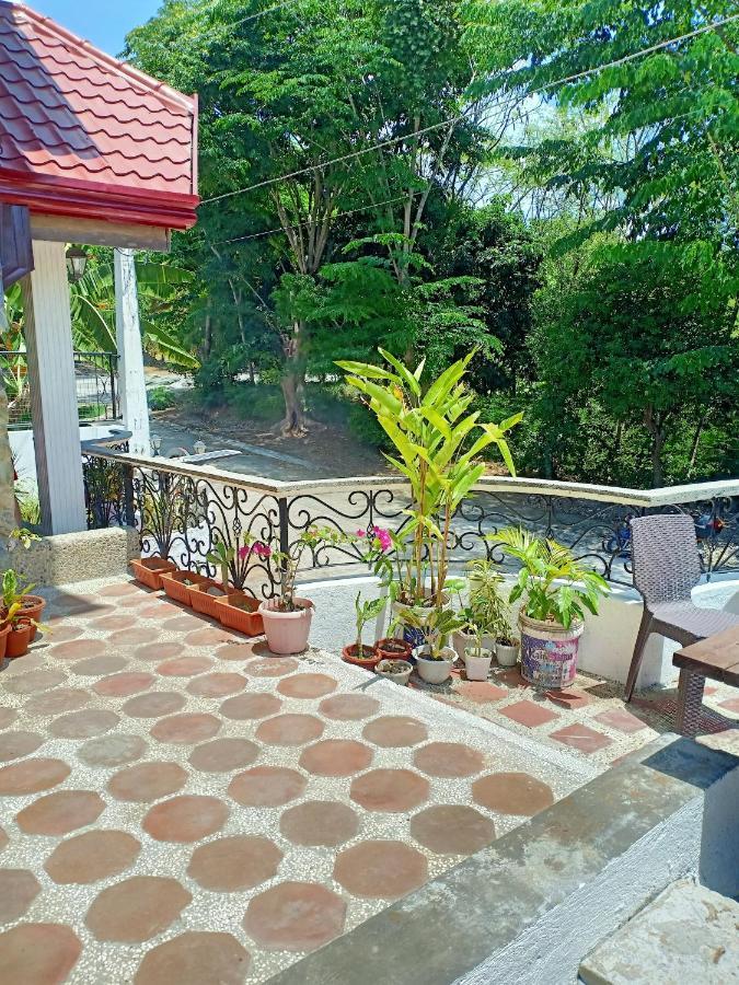 El Castillo Bed And Breakfast Angono 外观 照片