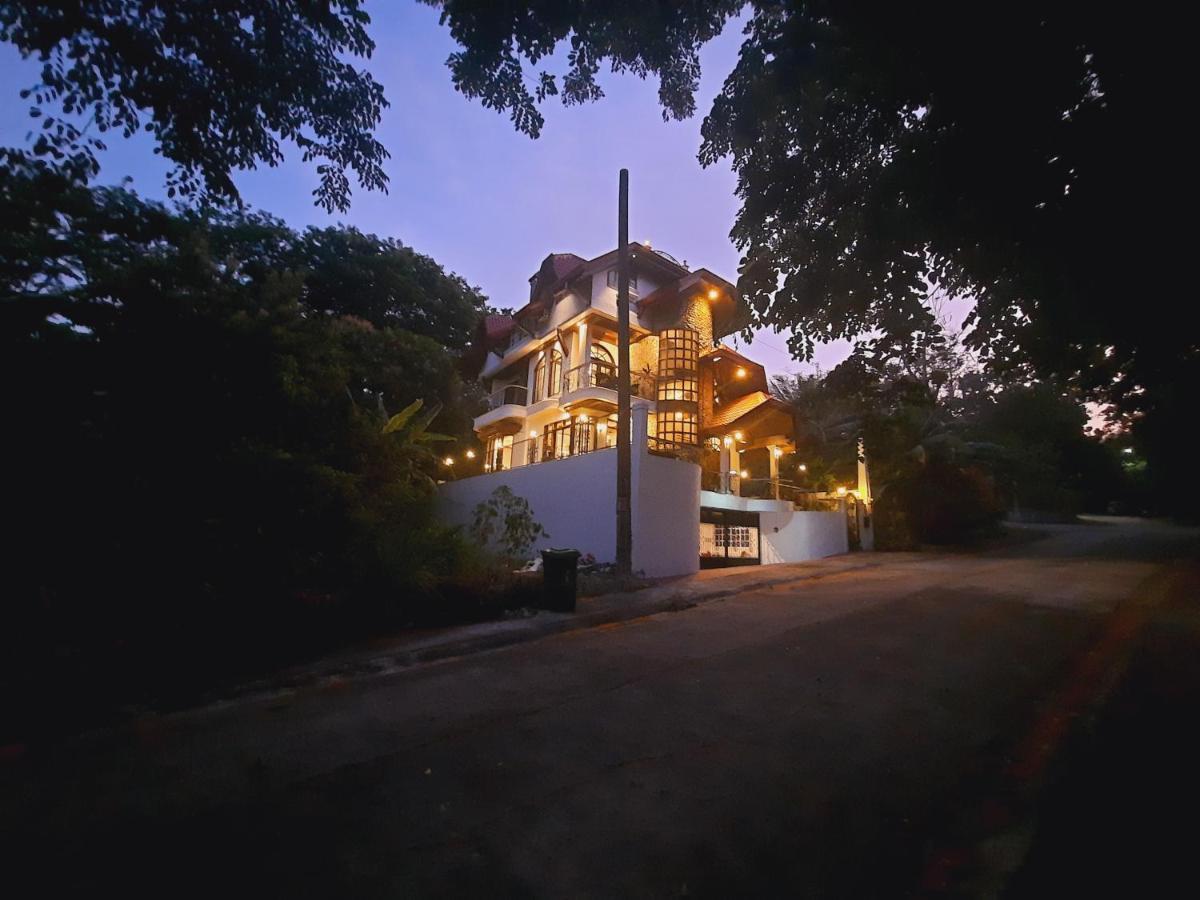 El Castillo Bed And Breakfast Angono 外观 照片