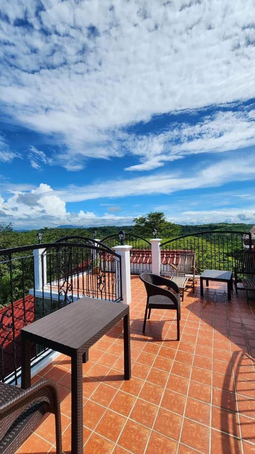 El Castillo Bed And Breakfast Angono 外观 照片