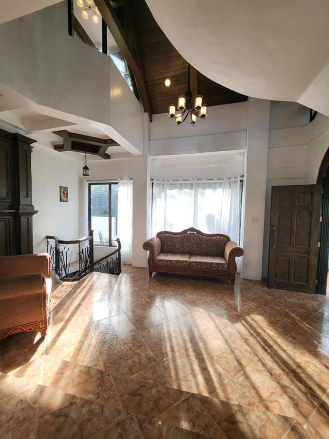 El Castillo Bed And Breakfast Angono 外观 照片