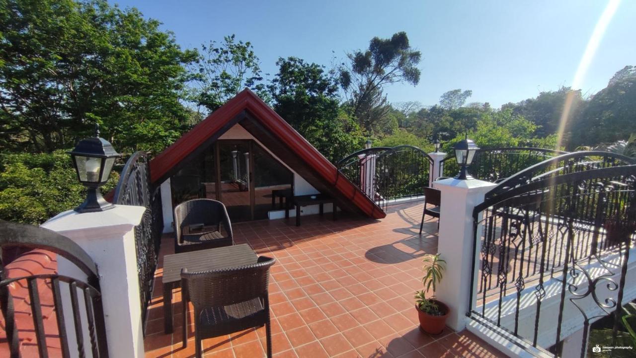 El Castillo Bed And Breakfast Angono 外观 照片